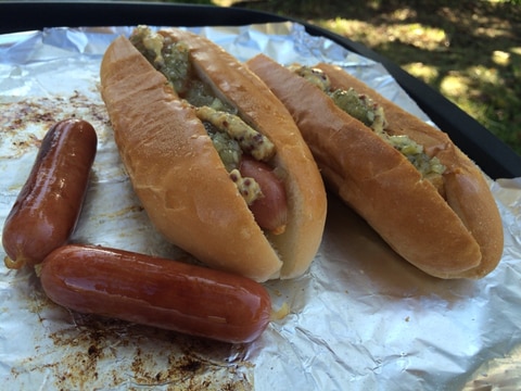 キャンプ飯★ソーセージのホットドッグ